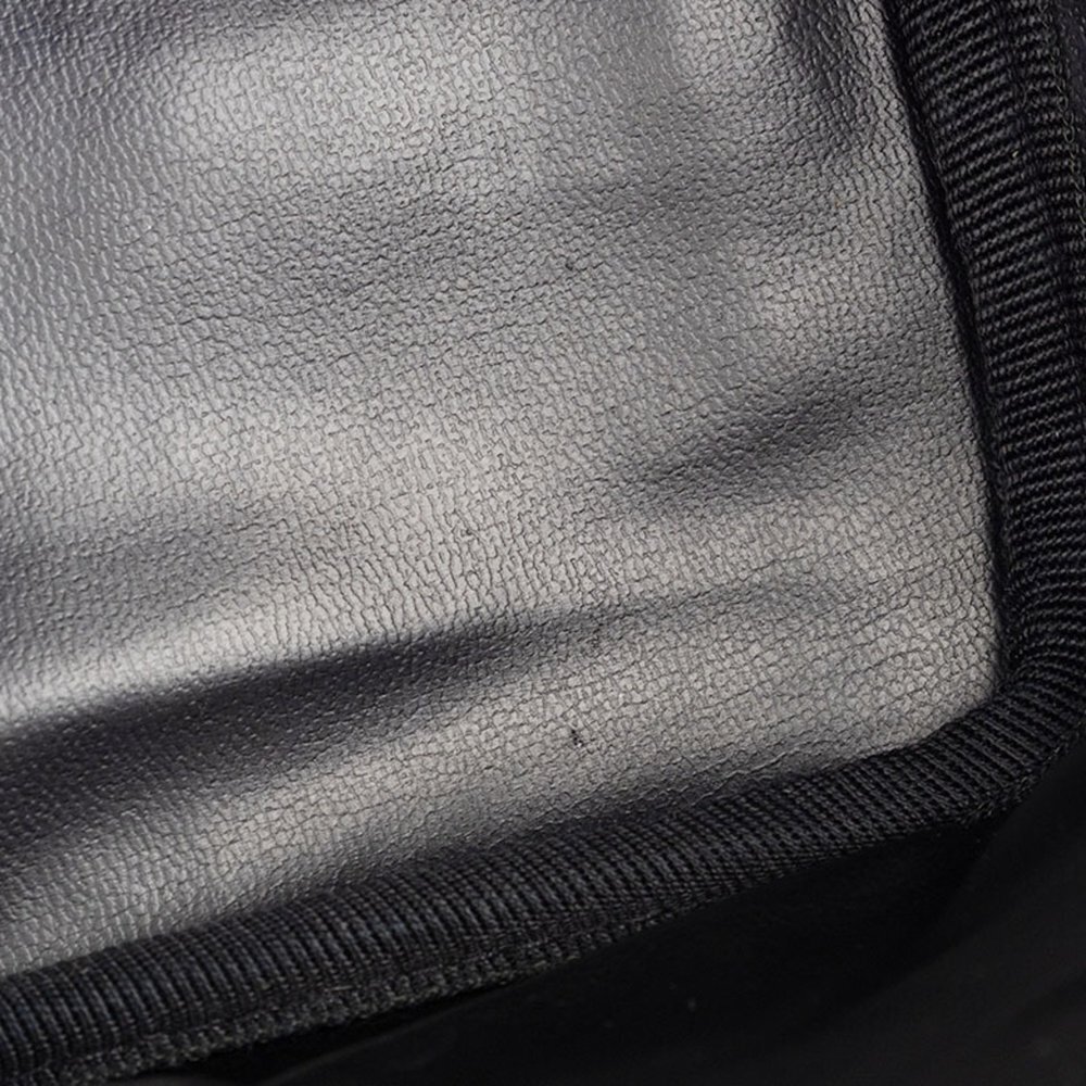 CHANEL Black Lambskin Leather Pouch - Picture 15 of 16